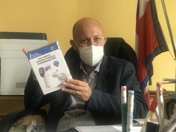 Misurazione della temperatura a scuola, dirigenti sul piede di guerra: "Chiediamo a Cirio la revoca dell'ordinanza"