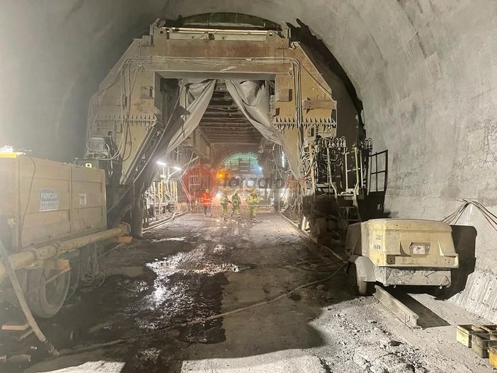 Sopralluogo al tunnel di Tenda, Robaldo: "Evidenti ritardi, l'esito non è quello sperato" Sopralluogo al tunnel di Tenda, Robaldo: "Evidenti ritardi, l'esito non è quello sperato"