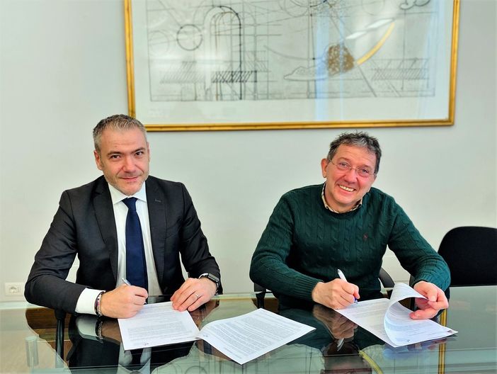 Da sinistra Andrea Perusin (Intesa Sanpaolo) e Massimo Albertengo (Confapi Cuneo) Da sinistra Andrea Perusin (Intesa Sanpaolo) e Massimo Albertengo (Confapi Cuneo)