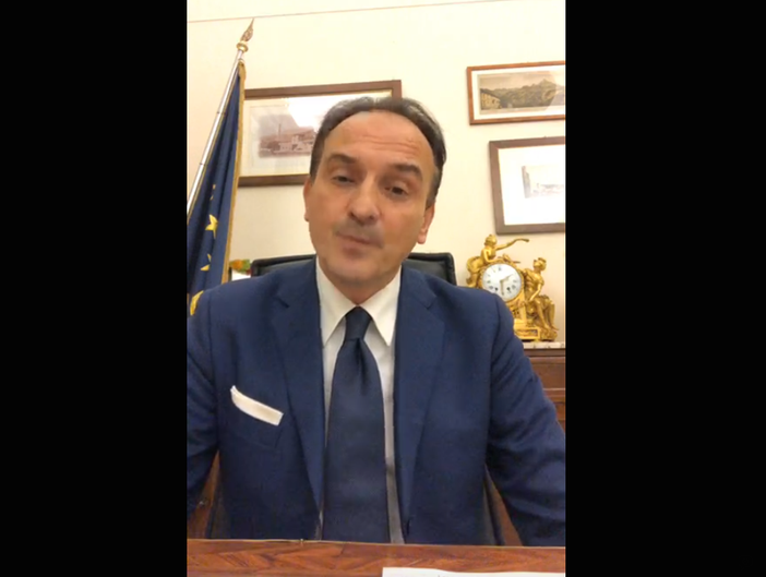 Cirio in diretta Facebook: "Il Covid è un problema di tutta Italia e i sacrifici chiesti ai piemontesi devono essere di tutti"