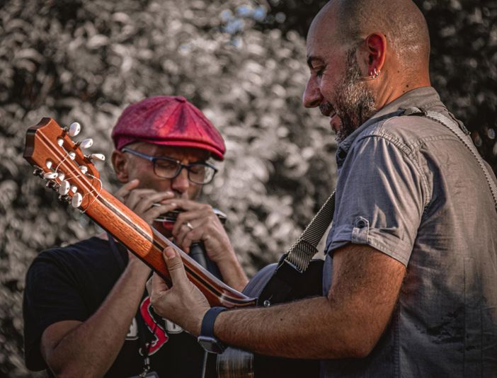 Alba, il duo "Juego de Ramblas”  a "Intorno alla Chitarra"