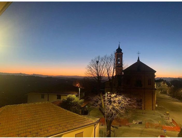 Piazza Baracco transennata e pronta ad essere trasformata a Treiso.