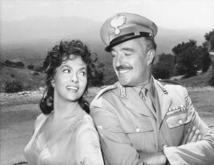 Gina Lollobrigida con Vittorio De Sica nel film “Pane, amore e fantasia”(1953) (Fb) Gina Lollobrigida con Vittorio De Sica nel film “Pane, amore e fantasia”(1953) (Fb)