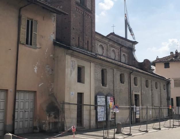Transenne alla chiesa di San Gregorio a Cherasco. Iniziati i lavori di ristrutturazione e artistici.