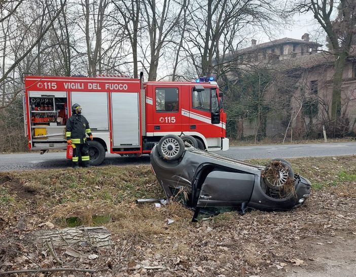 Incidente sulla provinciale 156 a Savigliano: solo qualche lieve contusione per la persona coinvolta Incidente sulla provinciale 156 a Savigliano: solo qualche lieve contusione per la persona coinvolta