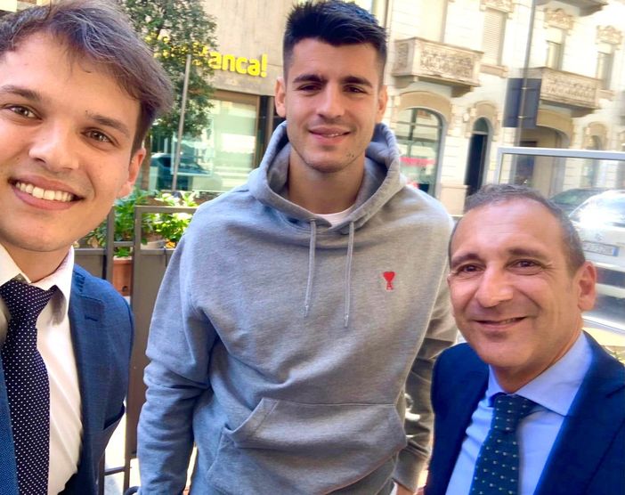 Il campione juventino con Marco Scuderi (a destra) ed Edoardo Accossato Il campione juventino con Marco Scuderi (a destra) ed Edoardo Accossato