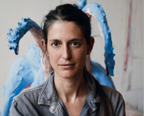 L'artista Flaminia Veronesi porterà il "mostro parlante" a Mondovì, Alba, Cuneo e Bra L'artista Flaminia Veronesi porterà il "mostro parlante" a Mondovì, Alba, Cuneo e Bra