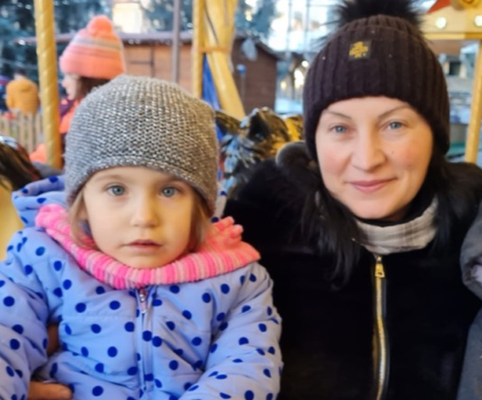 La bimba cuneese con la mamma Marzia, che lancia una richiesta di aiuto