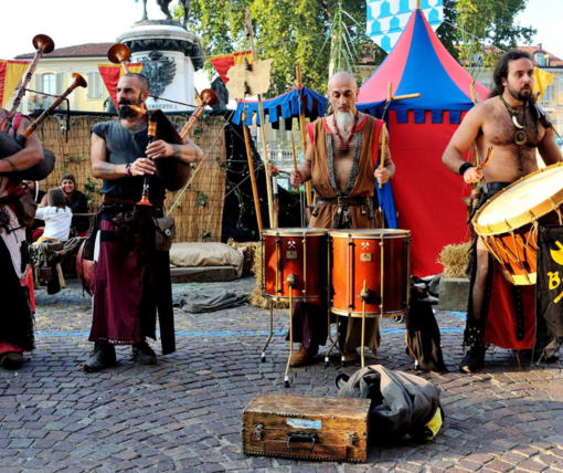 Che cos'è "Arti e Mercanti"? Un viaggio nel Medioevo tra storia, cultura ed enogastronomia [VIDEO]