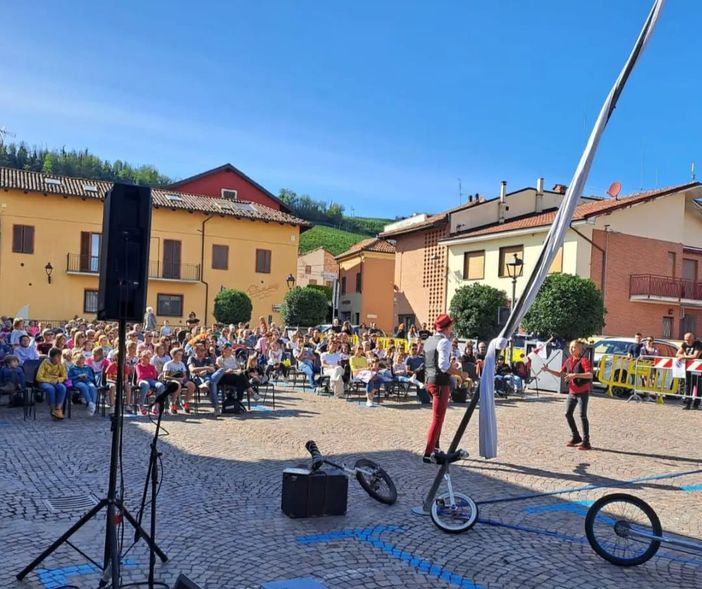 Alla Festa di Barolo torna anche Collisioni Circus fra magia, giocoleria, arti di strada e spettacolo