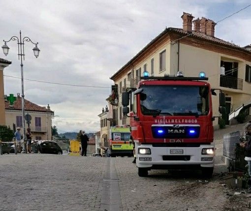 La scena dell'incidente verificatosi sulla piazza di Monforte d'Alba La scena dell'incidente verificatosi sulla piazza di Monforte d'Alba