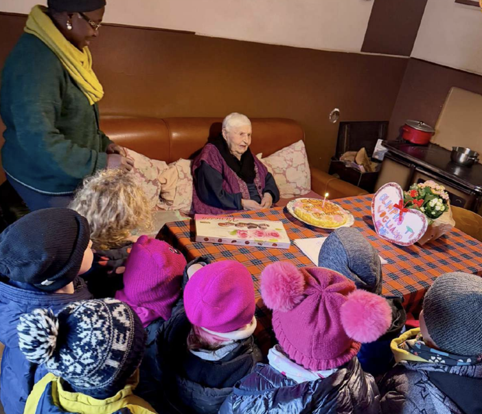 A Cravanzana Olimpia Robaldo ha compiuto 105 anni A Cravanzana Olimpia Robaldo ha compiuto 105 anni