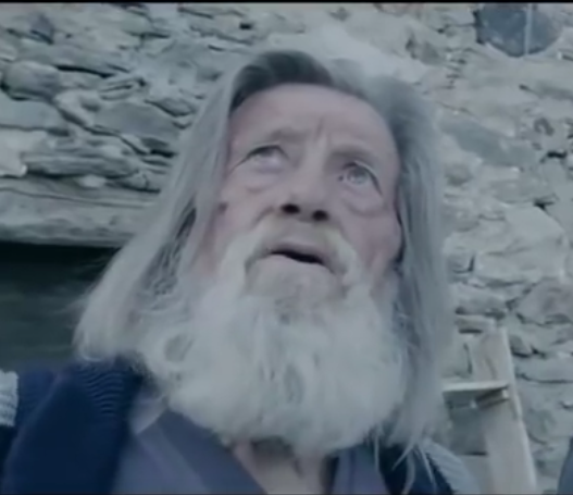 Si è spento Giulio Brogi, l'attore che ha prestato volto e voce a Padre Sergio di Marmora nel film "La terra buona" Si è spento Giulio Brogi, l'attore che ha prestato volto e voce a Padre Sergio di Marmora nel film "La terra buona"