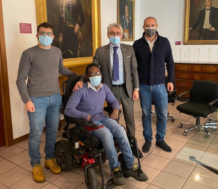 Da sinistra Edoardo Bosio, Martin Sombela, il sindaco Carlo Bo e il capo di Gabinetto del sindaco Leonardo Prunotto