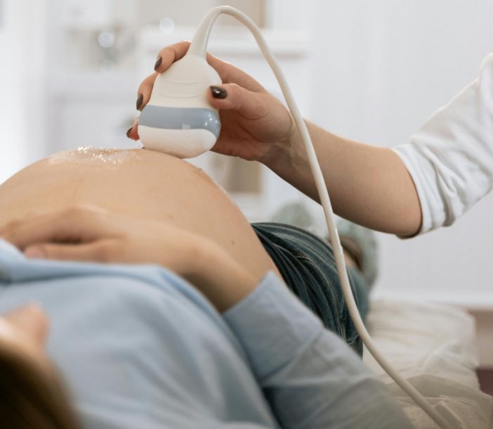 Soldi per chi rinuncia all'aborto, successo per il bando Vita Nascente. Marrone: "Realtà batte ideologia"