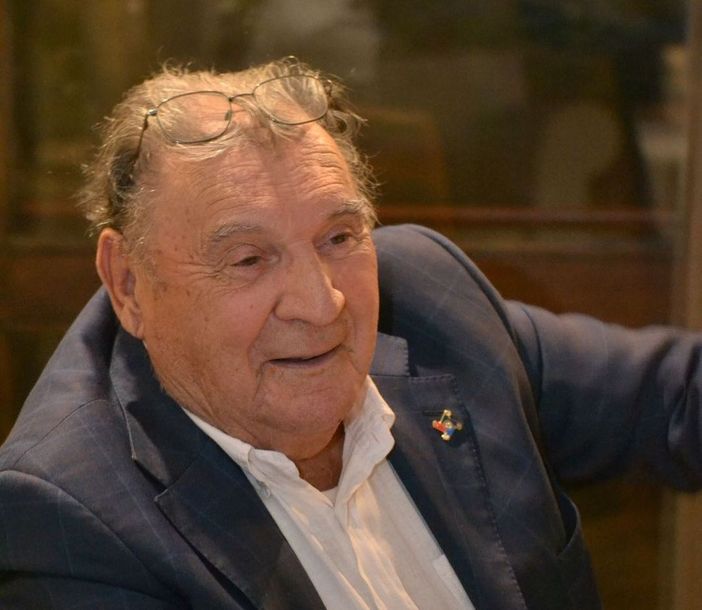 Salvatore "Ico" Turra (1936-2024), nello scatto pubblicato dal Rotary Club albese