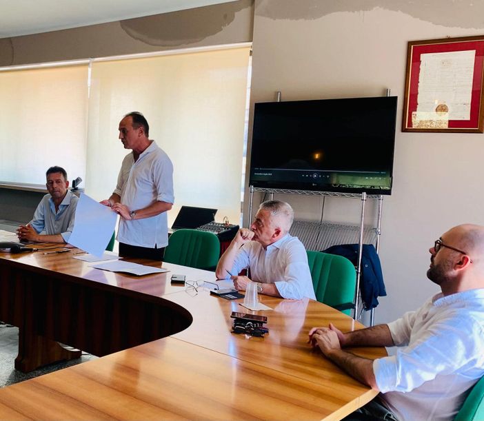 Il governatore Cirio e l'assessore Protopapa all'incontro tenuto a Cortemilia all'indomani della grandinata del 6 luglio