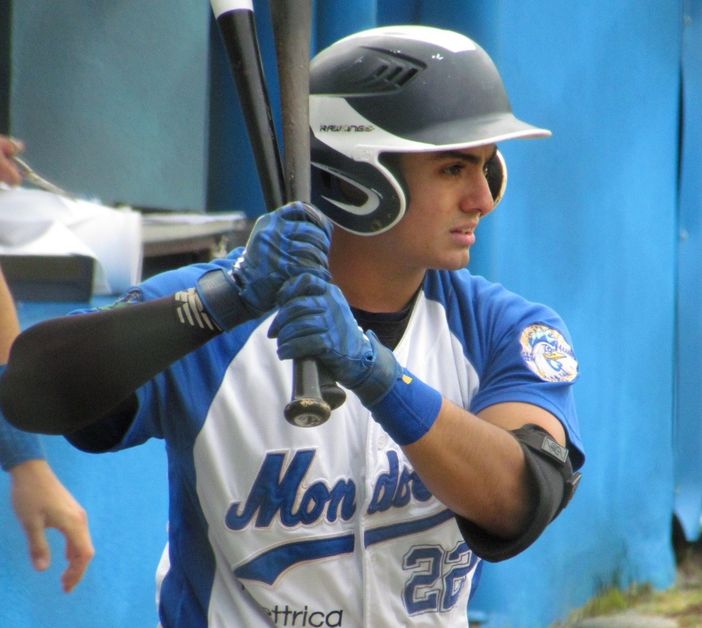 Il battitore del JFK Mondovì Pedro Padilla