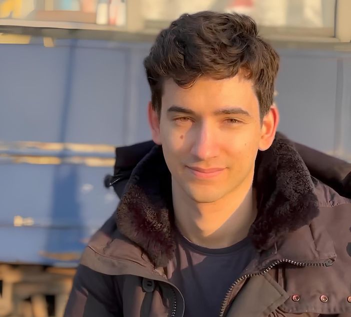 Da Alba ad Amsterdam: giovane albese tra i fondatori di Termzy AI, l’app per browser che spiega ciò che accetti online con l’IA