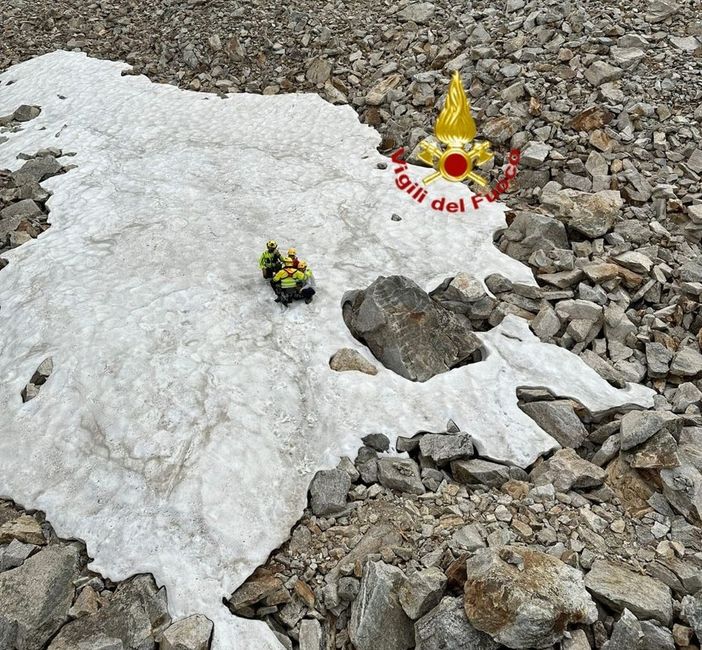 Perdono il sentiero nella zona del Colle della Lombarda: intervengono i vigili del fuoco