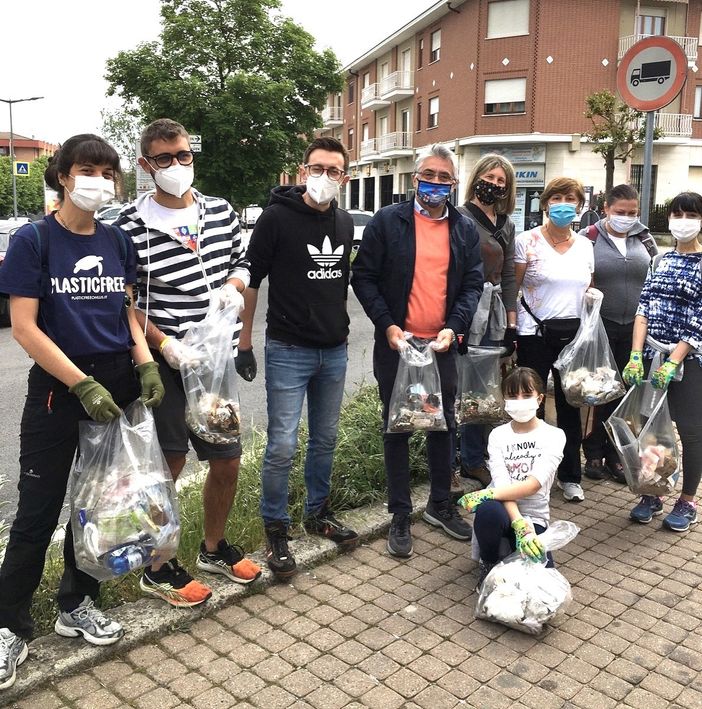 Alba ripulisce i suoi sentieri turistici: oltre cento volontari alla “45 call to action”