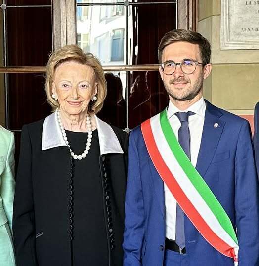 Maria Franca Fissolo Ferrero con il sindaco di Alba Alberto Gatto Maria Franca Fissolo Ferrero con il sindaco di Alba Alberto Gatto