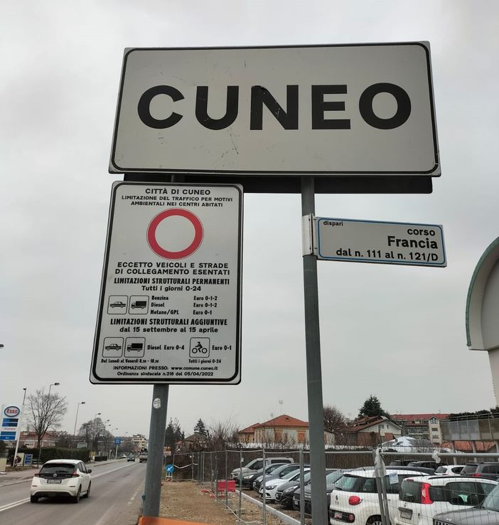 Dopo una prima proroga si discute di come evitare l'entrata in vigore della misura antismog prevista a partire dal 1° ottobre 2025