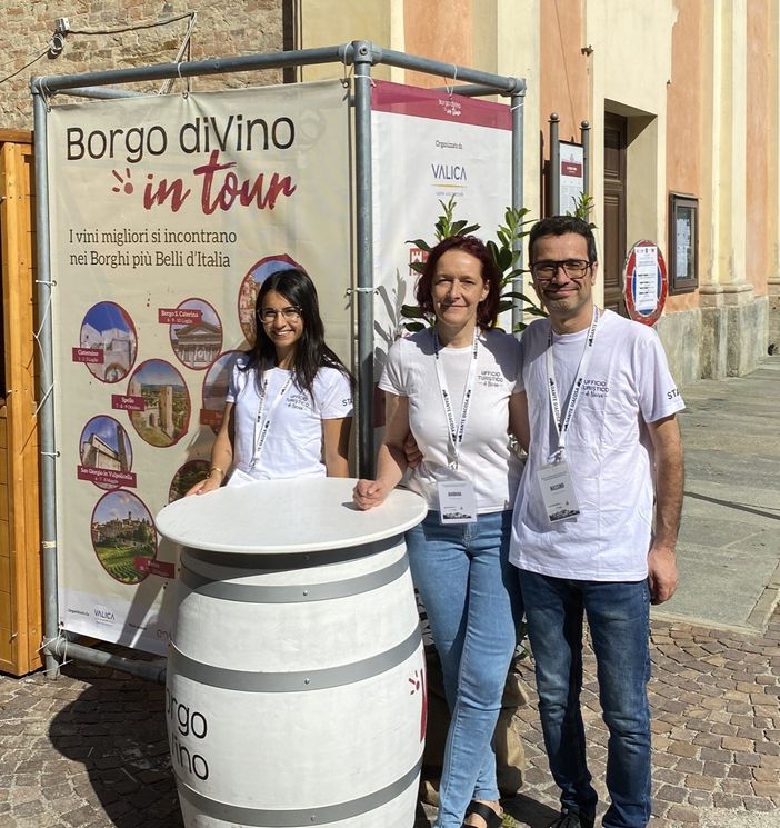 Lo staff dell'agenzia turistica Lo staff dell'agenzia turistica