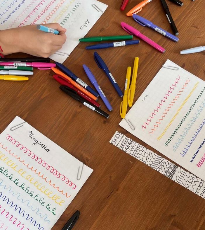 A Novello due appuntamenti per il Mese Viola: la calligrafia come ascolto, la storia di Malala come testimonianza A Novello due appuntamenti per il Mese Viola: la calligrafia come ascolto, la storia di Malala come testimonianza