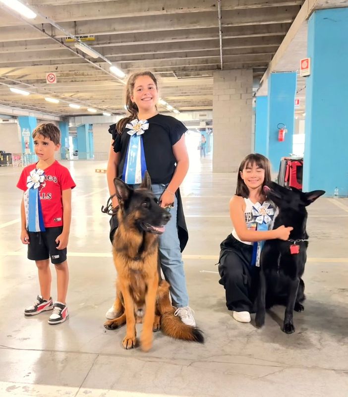 In foto i protagonisti braidesi dell’evento cinofilo, a Mondovì