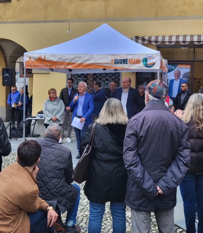 Cherasco, il candidato sindaco Claudio Bogetti inaugura la sede del proprio comitato elettorale e presenta la sua lista