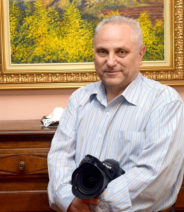 Alba, "Quattro passi tra le foglie della mia vita" con gli scatti di Beppe Malò