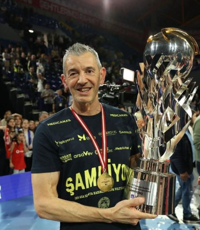 Volley Femminile – Il Fenerbahçe di Marco Fenoglio vince la “Coppa di Turchia”