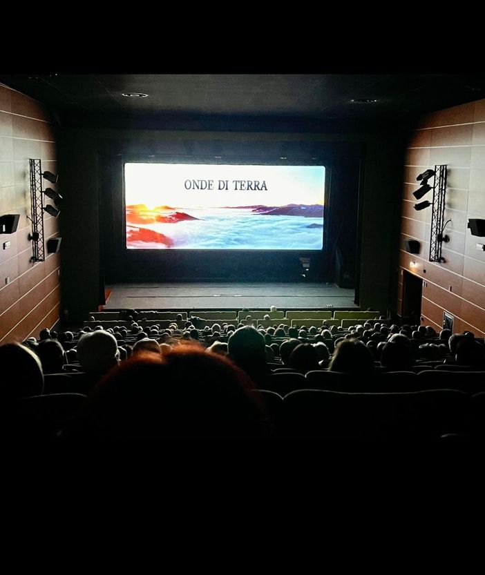 Cuneo, un successo la proiezione al cinema Monviso di "Onde di Terra" Cuneo, un successo la proiezione al cinema Monviso di "Onde di Terra"