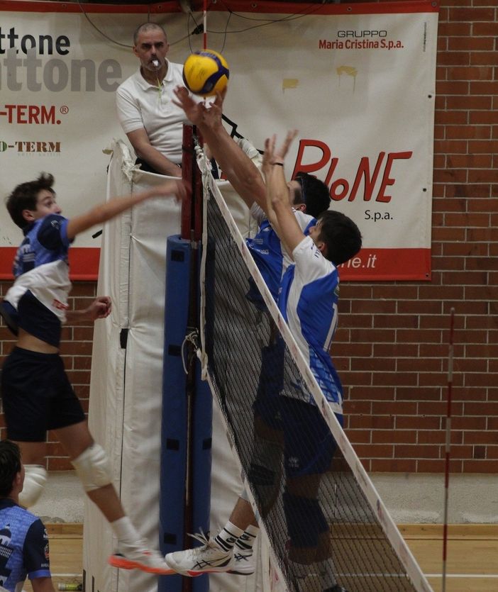 VOLLEY D-M / VBC Mondovì rimonta lo 0-2, ma alla fine si arrende al tie break