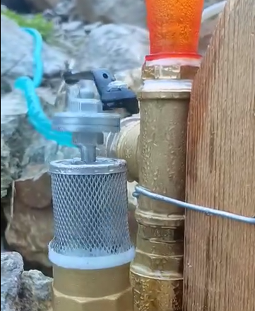 Ariete idraulico al rifugio Morelli Buzzi spopola sui social [VIDEO]