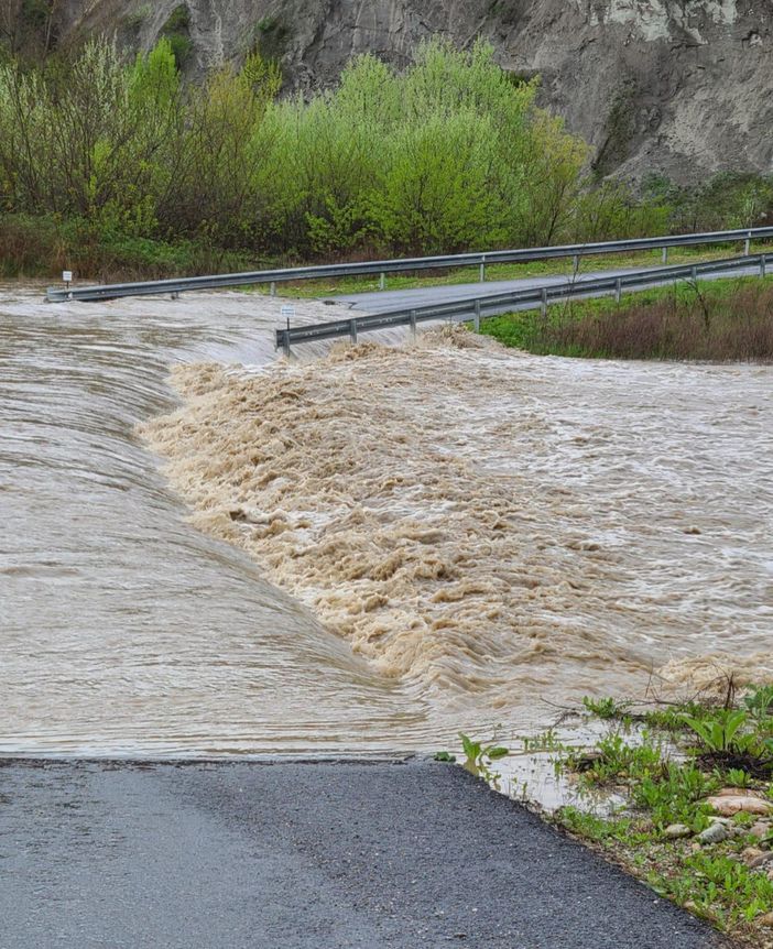 Il punto in cui il Tanaro è straripato a Farigliano Il punto in cui il Tanaro è straripato a Farigliano