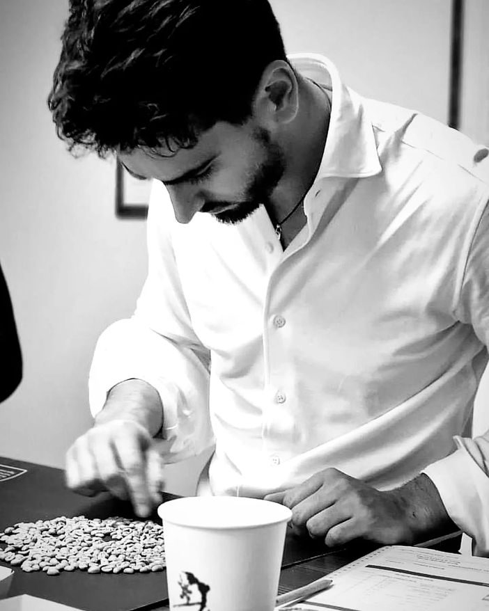 Daniele Allario, tra i migliori assaggiatori di caffè al mondo e unico Q Grader Arabica in provincia di Cuneo Daniele Allario, tra i migliori assaggiatori di caffè al mondo e unico Q Grader Arabica in provincia di Cuneo