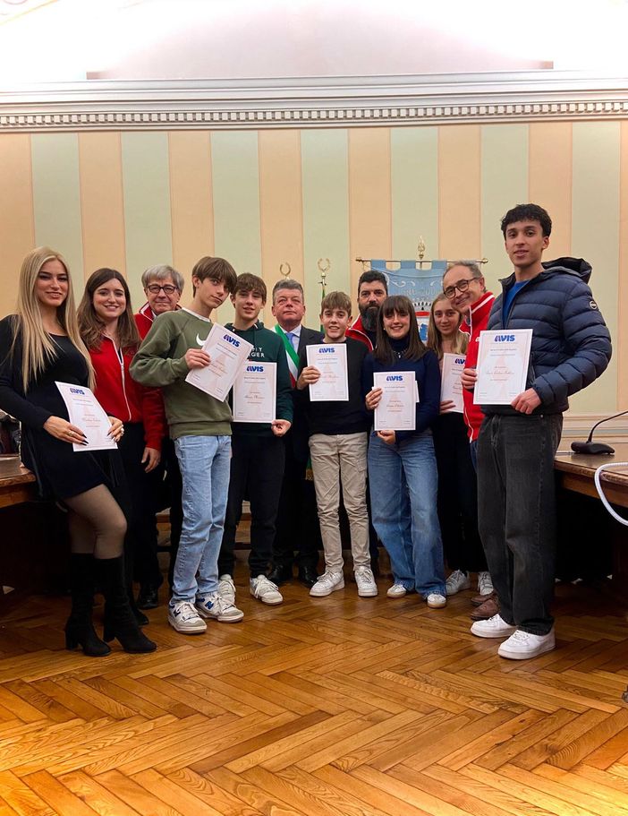 La consegna delle borse di studio ai giovani doglianesi La consegna delle borse di studio ai giovani doglianesi