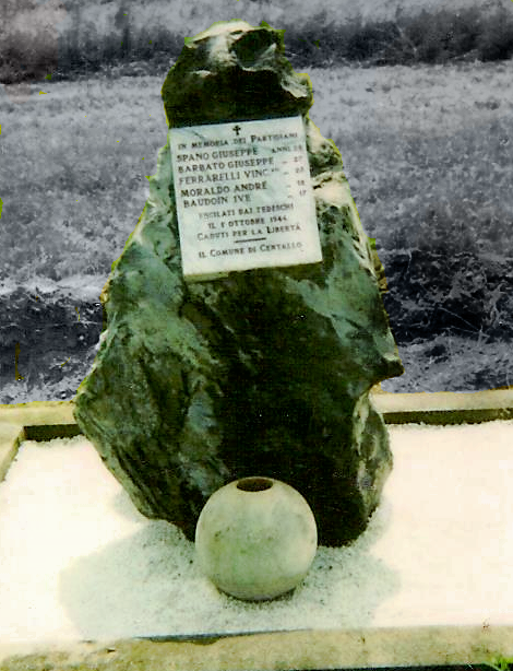 Centallo, canto spontaneo per le strade in ricordo di chi 80 anni fa morì per la libertà Centallo, canto spontaneo per le strade in ricordo di chi 80 anni fa morì per la libertà