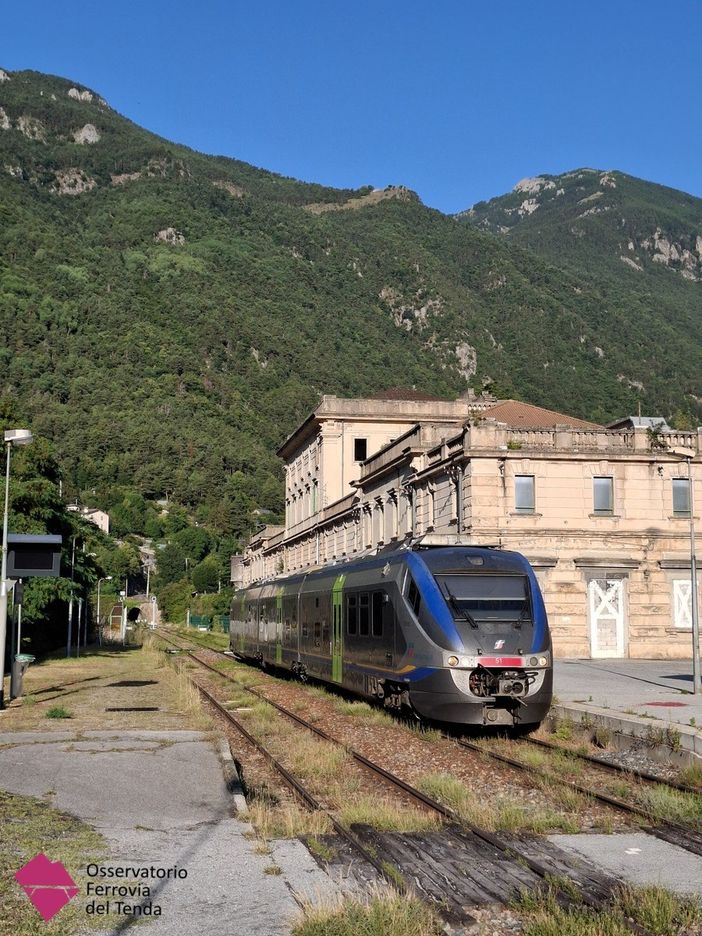 Ferrovia Cuneo-Ventimiglia, l'Osservatorio del Tenda tra gioia e amarezza: "Entra in vigore la nuova convenzione, ma aumentano ancora le tariffe" Ferrovia Cuneo-Ventimiglia, l'Osservatorio del Tenda tra gioia e amarezza: "Entra in vigore la nuova convenzione, ma aumentano ancora le tariffe"