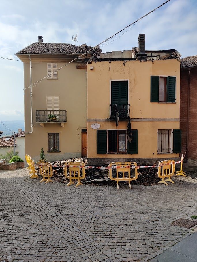 L'abitazione andata in fiamme