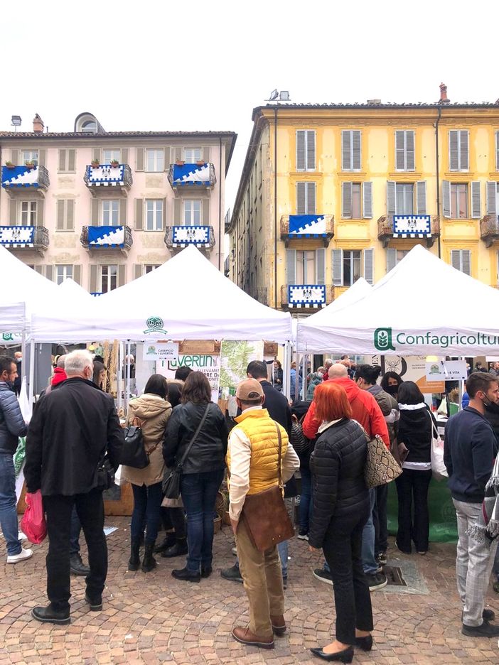 Nel cuore di Alba l'appuntamento promosso da Cascine Piemontesi e Confagricoltura Nel cuore di Alba l'appuntamento promosso da Cascine Piemontesi e Confagricoltura