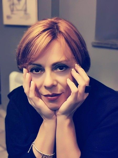 Lorena Dellapiana: sabato 25 febbraio presenterà il suo romanzo al museo "Casa della donna selvatica" di Neive Lorena Dellapiana: sabato 25 febbraio presenterà il suo romanzo al museo "Casa della donna selvatica" di Neive