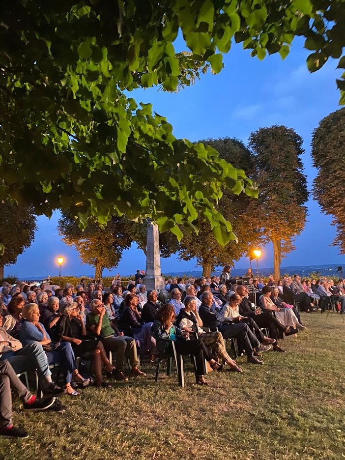 A Verduno l’opera sul Belvedere incanta il pubblico con il Nabucco A Verduno l’opera sul Belvedere incanta il pubblico con il Nabucco