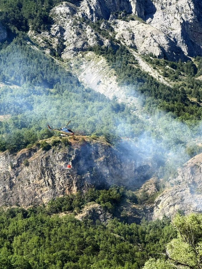 Un incendio nei boschi di Vinadio lo scorso 10 luglio