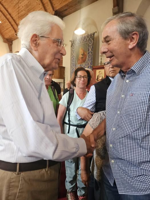 La foto del saluto con Mattarella postata dal sindaco di Bra Gianni Fogliato La foto del saluto con Mattarella postata dal sindaco di Bra Gianni Fogliato