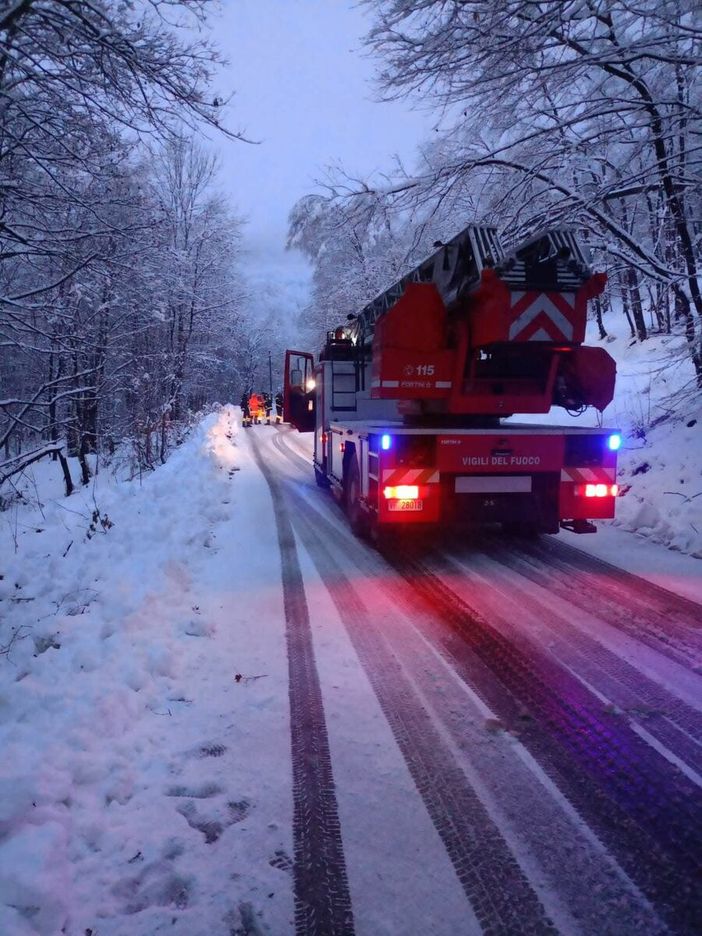 L'intervento dei vigili del fuoco a Peveragno