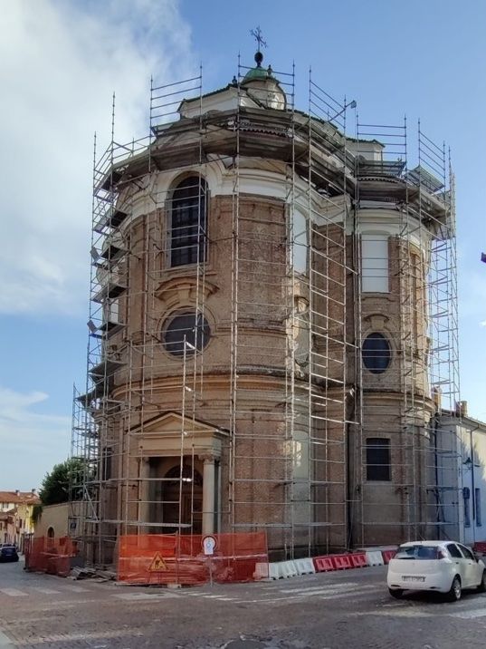 Bra, partiti finalmente i lavori per il restauro della Chiesa di Santa Chiara Bra, partiti finalmente i lavori per il restauro della Chiesa di Santa Chiara