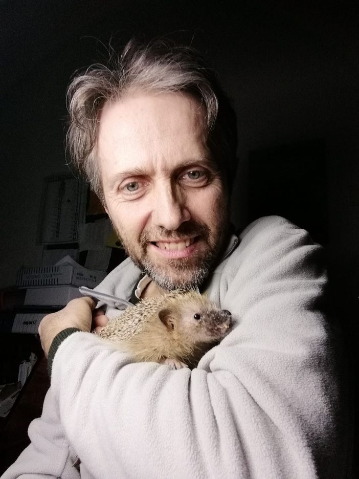 A Cuneo il dottor Vacchetta presenta il suo libro “Cuore di riccio” A Cuneo il dottor Vacchetta presenta il suo libro “Cuore di riccio”